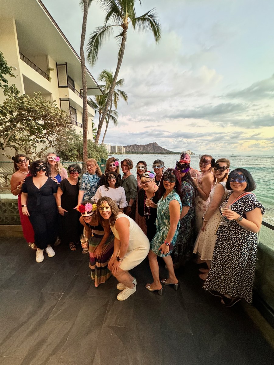HerBusiness retreat group by the ocean in Hawai'i